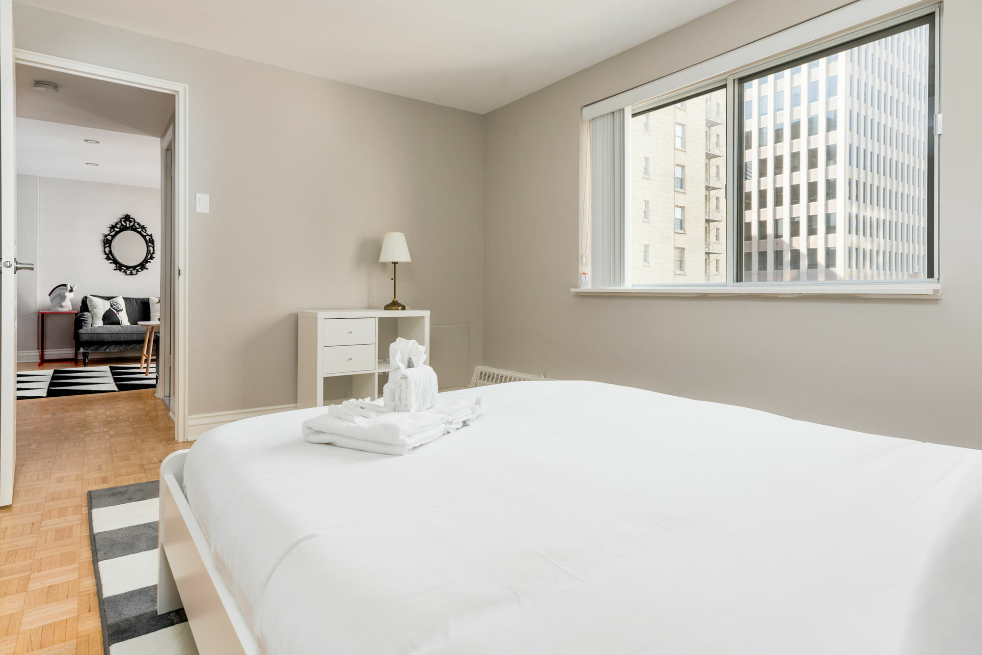 Sleek 2Br In Downtown Mtl By Sonder Apartment Montreal Exterior photo