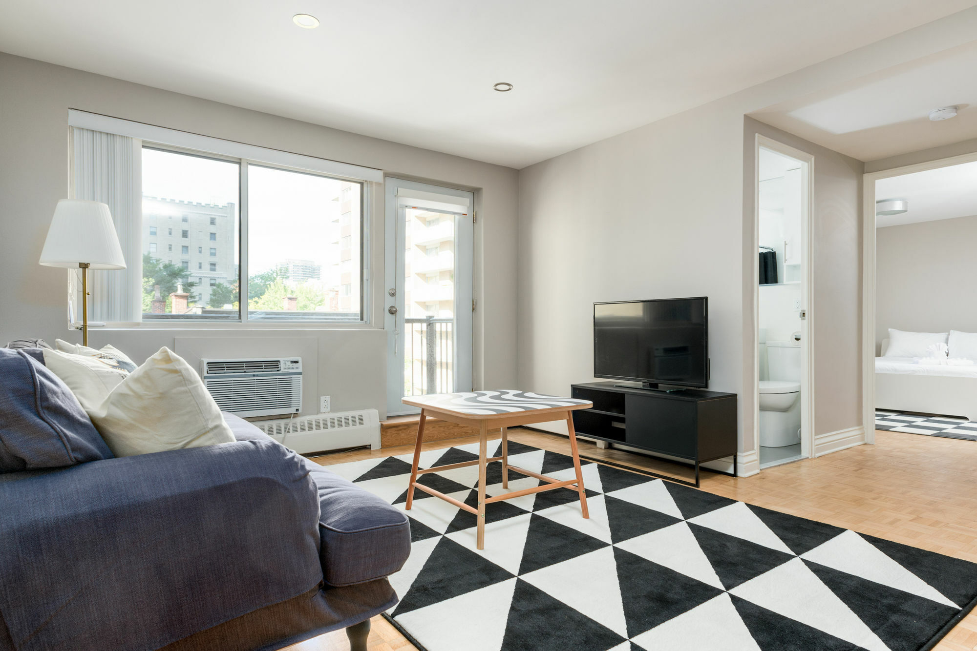 Sleek 2Br In Downtown Mtl By Sonder Apartment Montreal Exterior photo